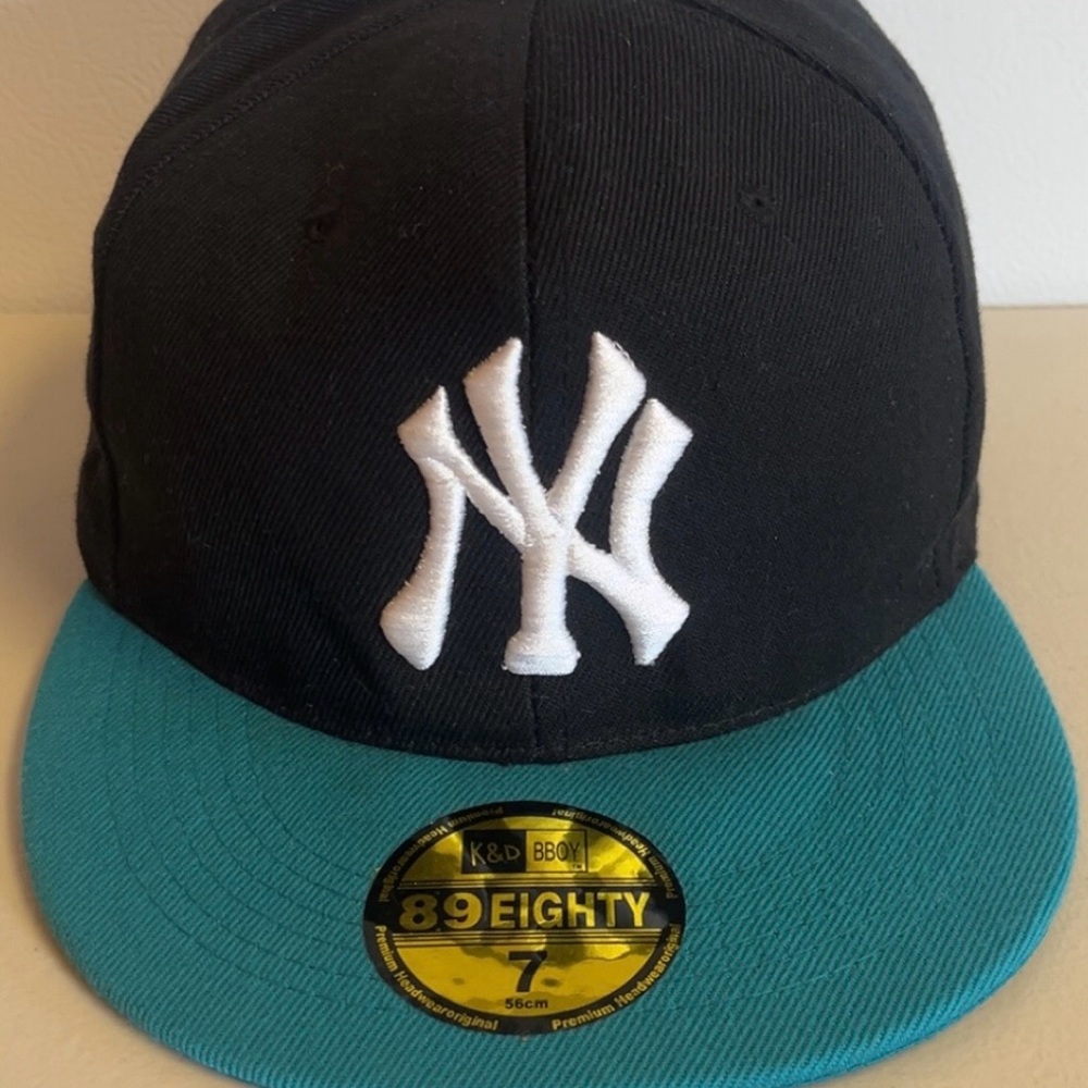 New York Yankee New Era 59 Fifty Hat Size 7